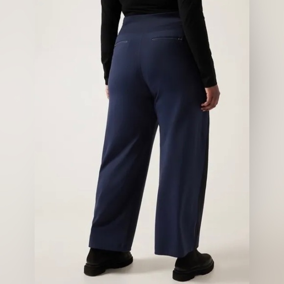 Athleta Venice Colorblock Wide Leg Pant // Navy & Black - Picture 6 of 12